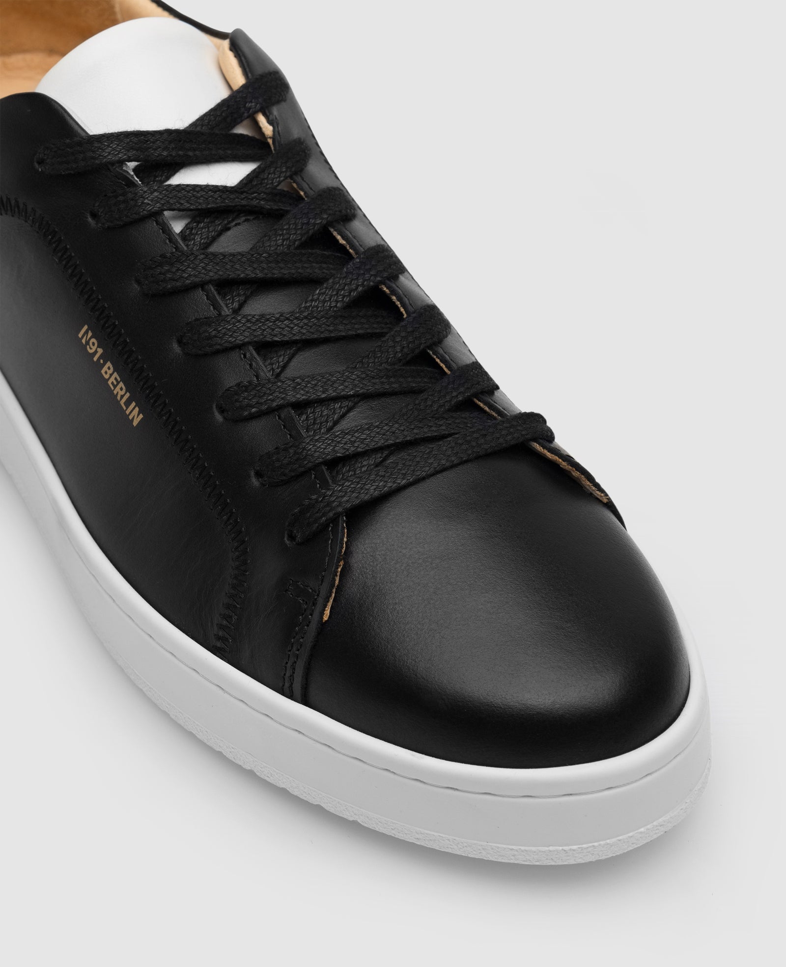 Authentic fashion & sneakers shop hot sale