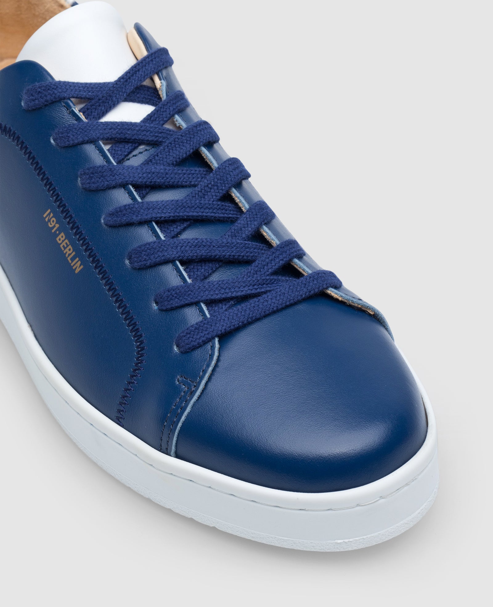 Moderne Sneaker aus Leder N91 bei Shoepassion